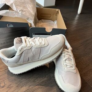 New Balance 237 - Off White Snake Print (NWT)